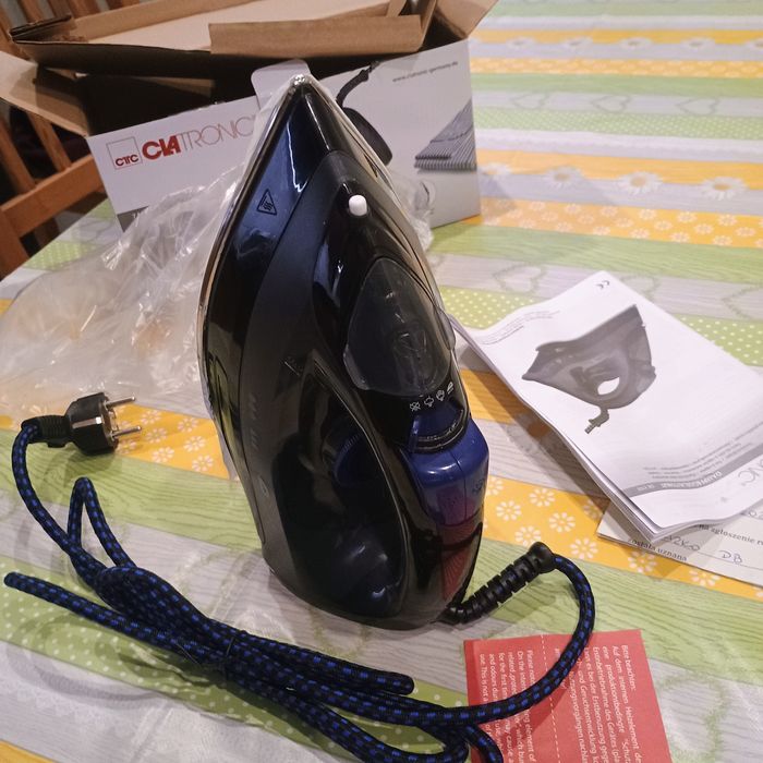 Żelazko parowe CLATRONIC