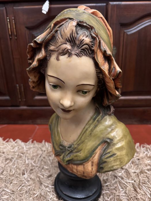 Busto decorativo feminino
