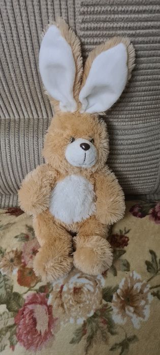 М'які іграшки кролики і їжак