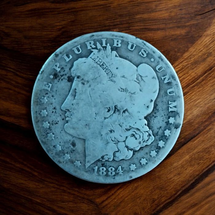 Moeda antiga de 1 dólar em prata, letra S.