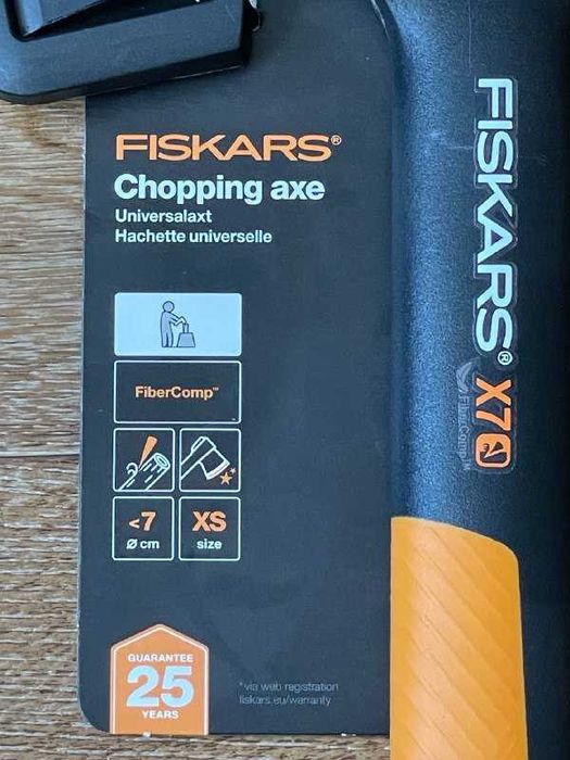 Топор универсальный Fiskars X7 XS (1015618)