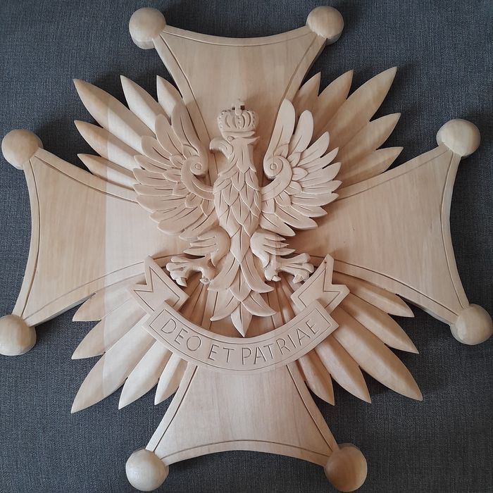 Godło ręcznie rzeźbione rzeźba drewno lipowe