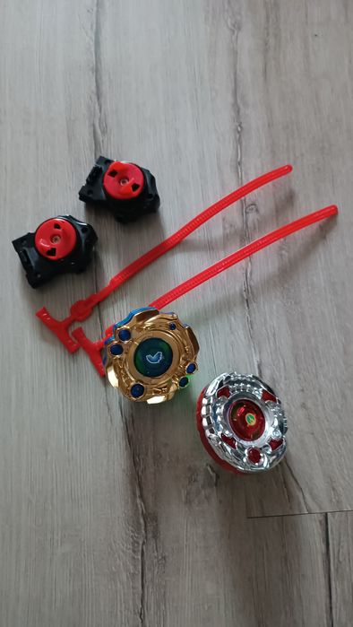 Бейблейды игровые.