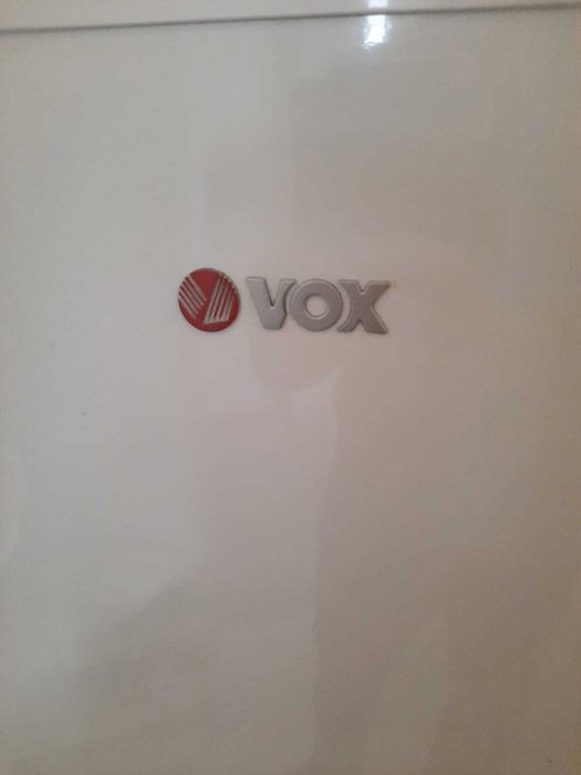 Frigorífico VOX 225L - Excelente Estado Estético. Oportunidade para quem procura um frigorífico a um preço reduzido.