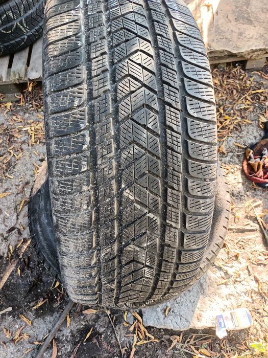 285/45R21 113V Pirelli 2szt zima