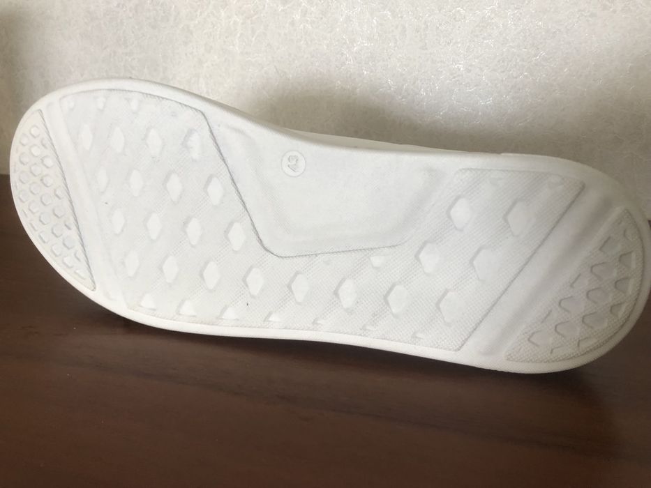 Продам кросовки