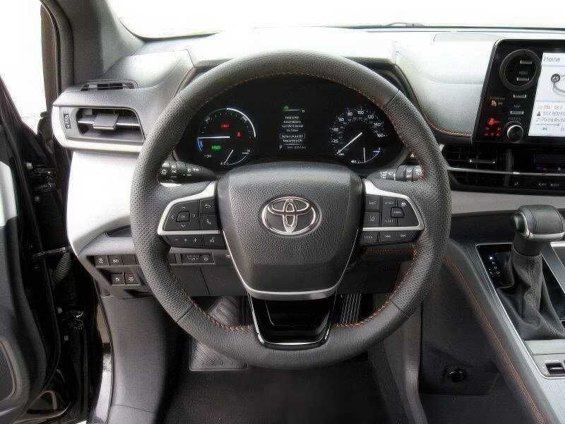 2023 Toyota Sienna XSE 7-Passenger