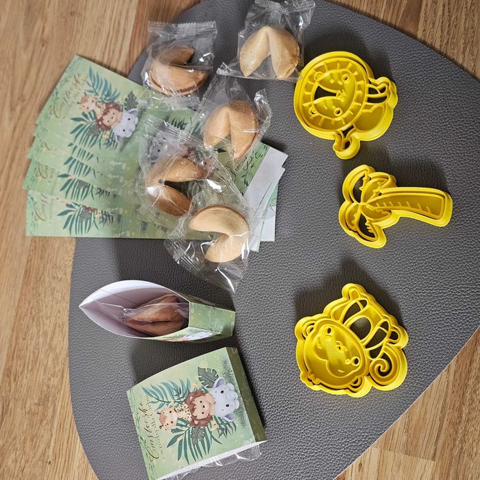 Urodziny Dżungla, Safari. 7 ciasteczek z wróżbą, 3 foremki do ciastek.