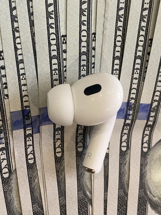 Продам AirPods pro 2 ПРАВИЙ оригінал аирподс про 2 оригінал