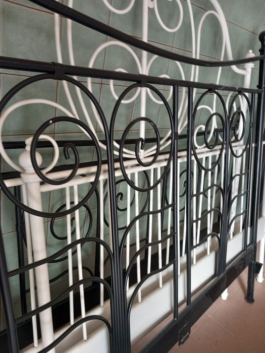 Camas de casal e colchão, vendido junto ou separado