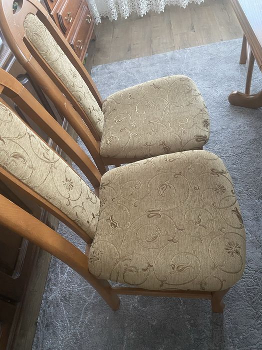 Stół do salonu i krzesla