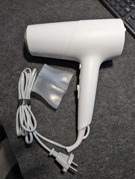 Фен Philips BHD500