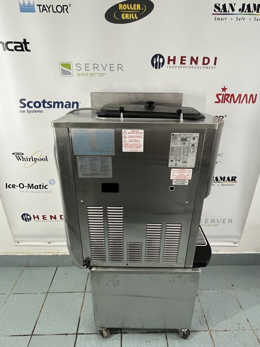 Фризер для мʼягкого морозива Taylor C707