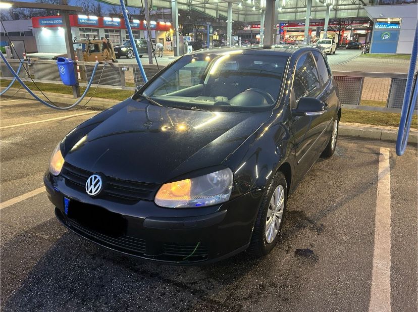 VW Golf 5 у хорошому стані