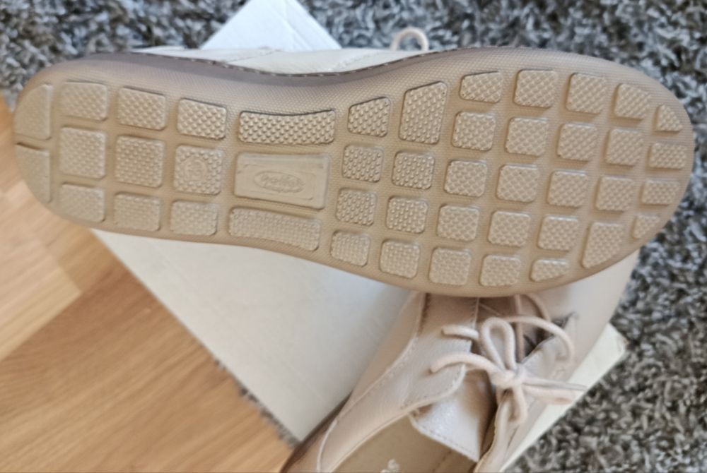 Buty firmy Helios roz 42