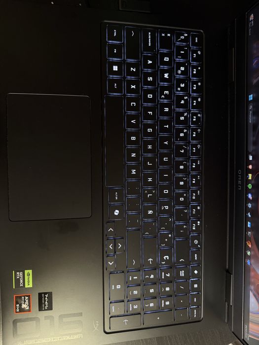 HP OMEN- RTX 5060 8GB- Ryzen 9 840HX-32GB RAM DDR5-1TB SSD- 144hz