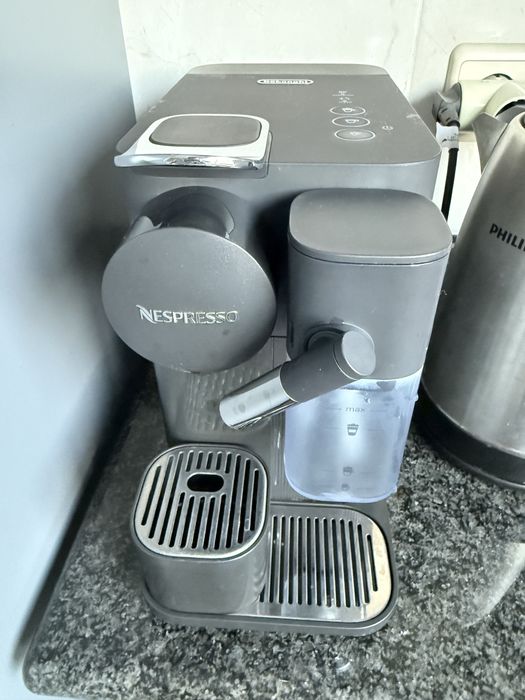 Maquina nespresso one latissima one