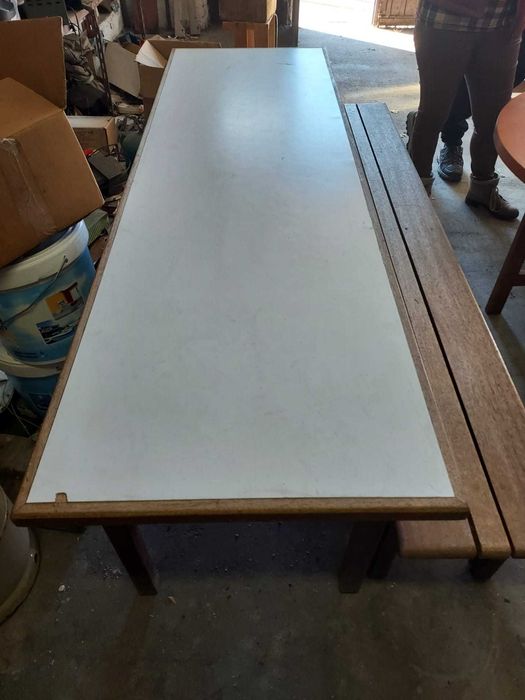 Mesas e Bancos para atividades escolares ou de tempos livres