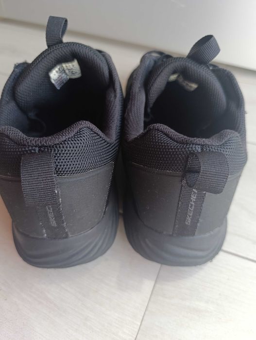 Sapatilhas de homem. Skechers. Tamanho 43.