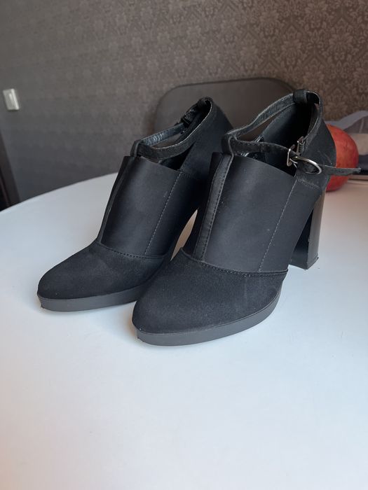 Черевики жіночі / туфли