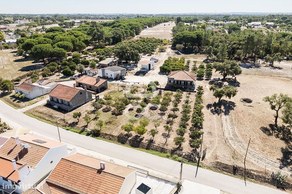 Moradia T3 Isolada inserida num lote de 720 m² em Vendas Novas, Évora