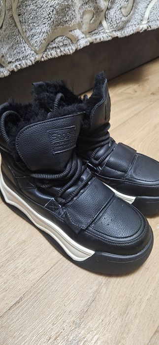 Зимові шкіряні чоботи кросівки