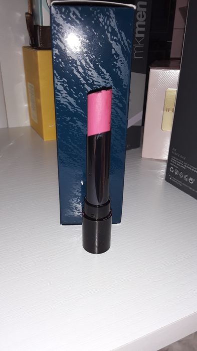 Super nawilżające szminka Think of Pink