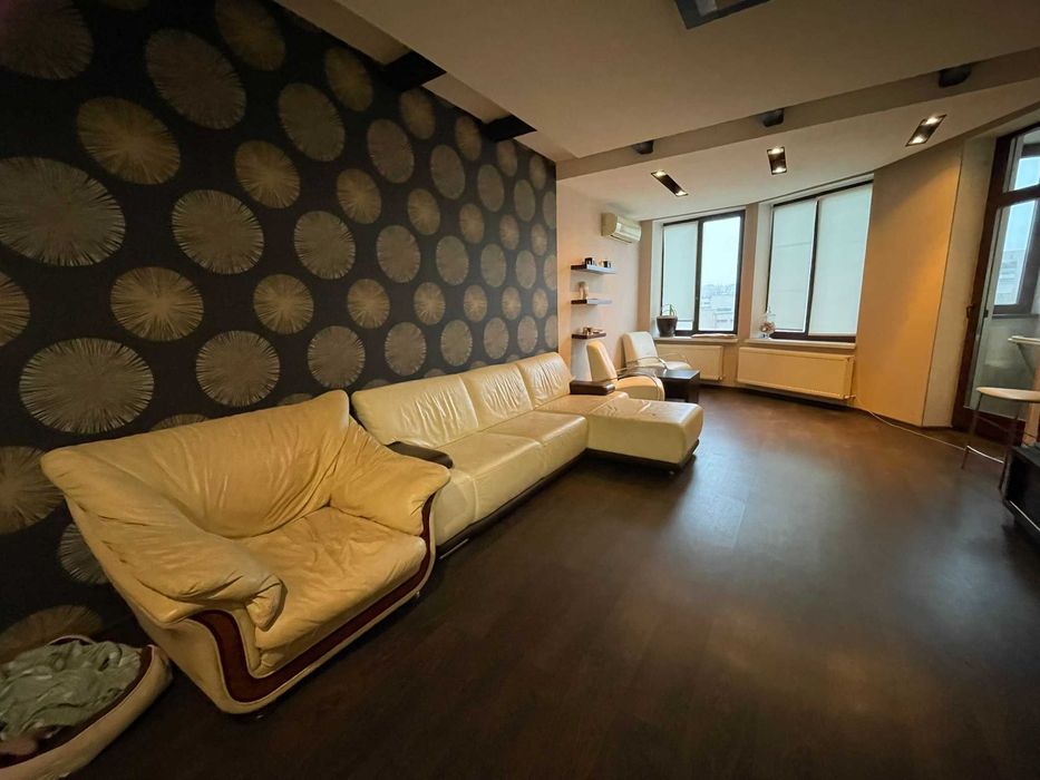 Большая семейная квартира 130м 6 этаж. Теплый дом, парковка во дворе.