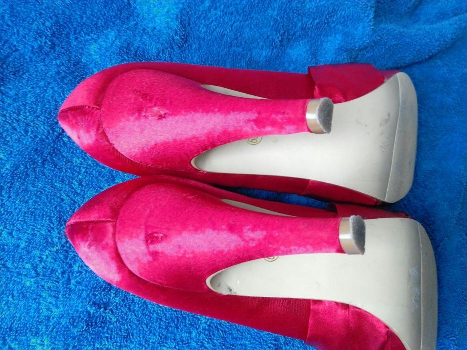 Satynowe buty 39