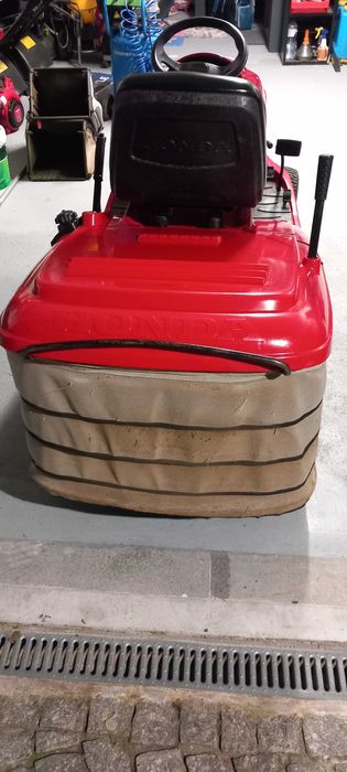 Trator corta relva Honda