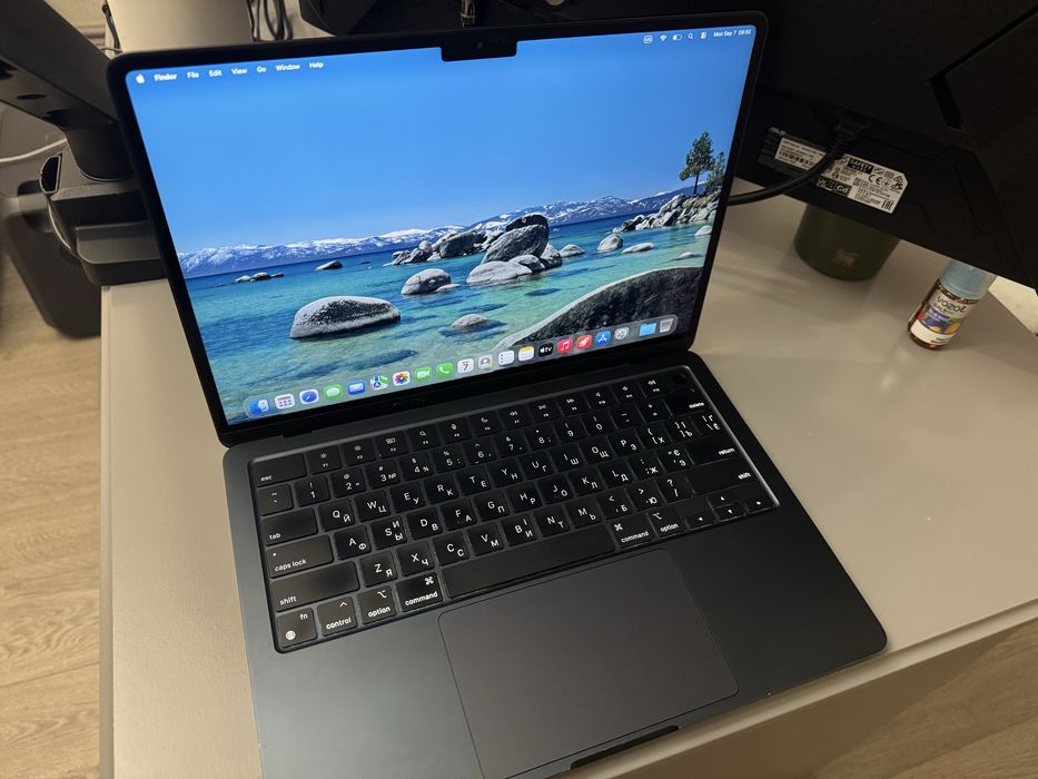 MacBook Air M2 8/256