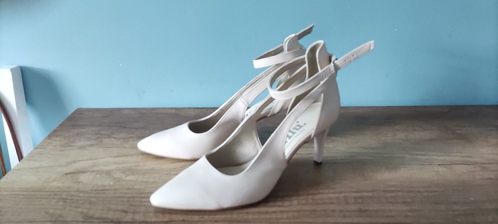 Buty ślubne brilu