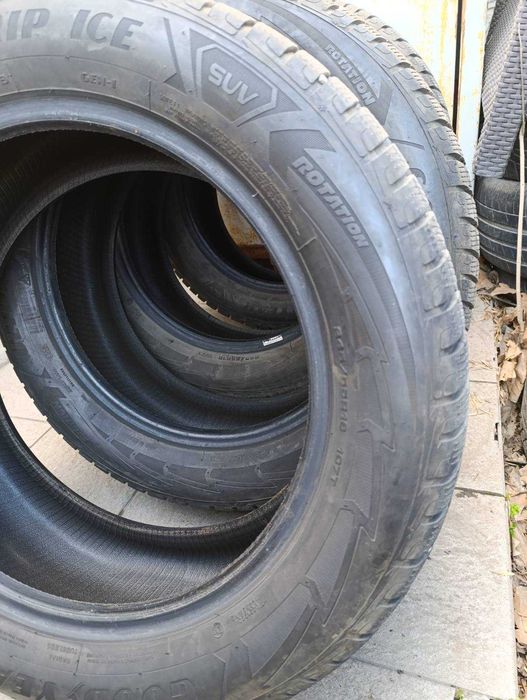 Продам комплект шин Goodyear UltraGrip 245/55 R19