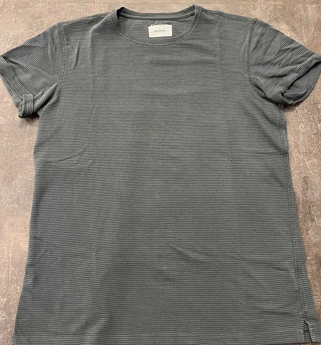 Granatowy t-shirt Reserved