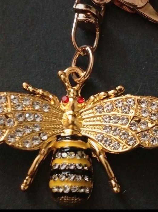 Śliczny brelok breloczek, pszczoła