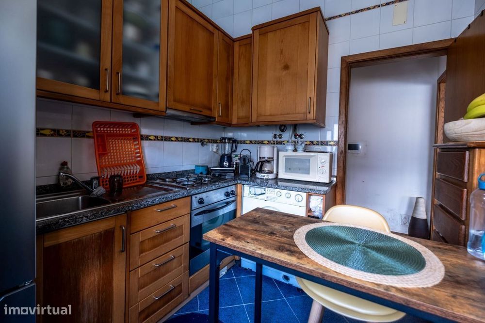 Apartamento T1 - Urbanização Gorgulão em Coimbra com Garagem
