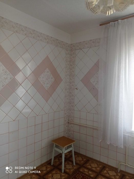 Продам двокімнатну квартиру на п"ятому поверсі