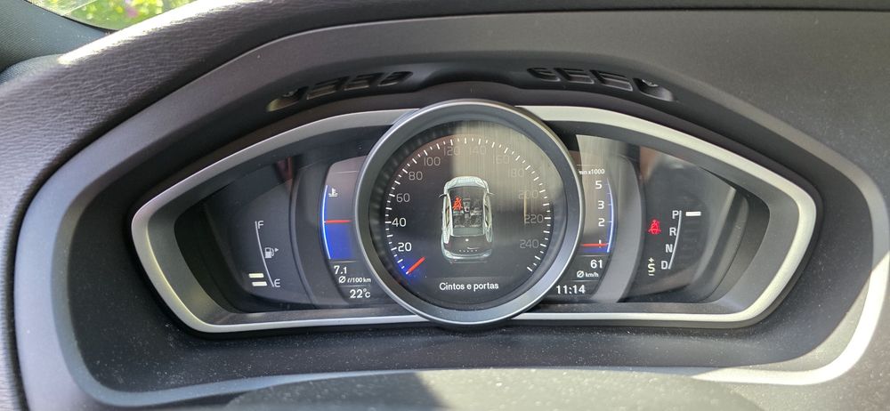 Volvo V40 Rdesign