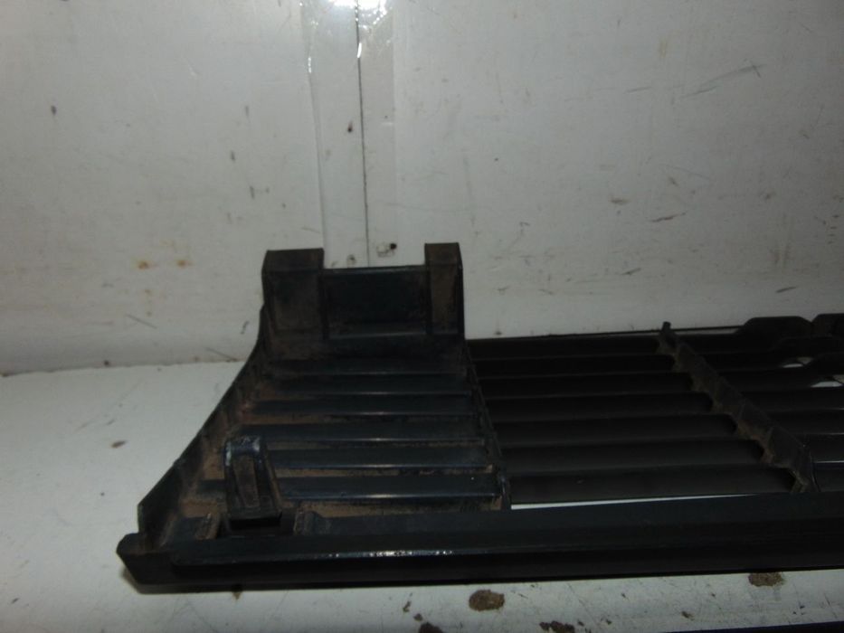 Fiat Uno 1º modelo grelha frontal e tampa porta luvas