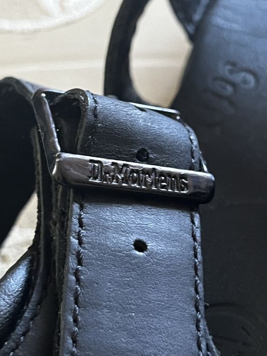 Босоніжки Dr.Martens