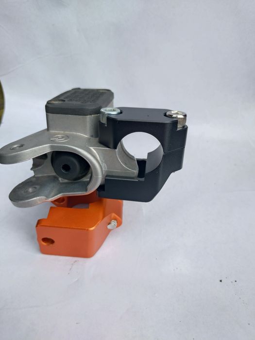 Zestaw naprawczy ułamanego mocowania pompy brembo bracktec ktm