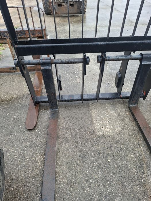 Garfos manitou e bobcat