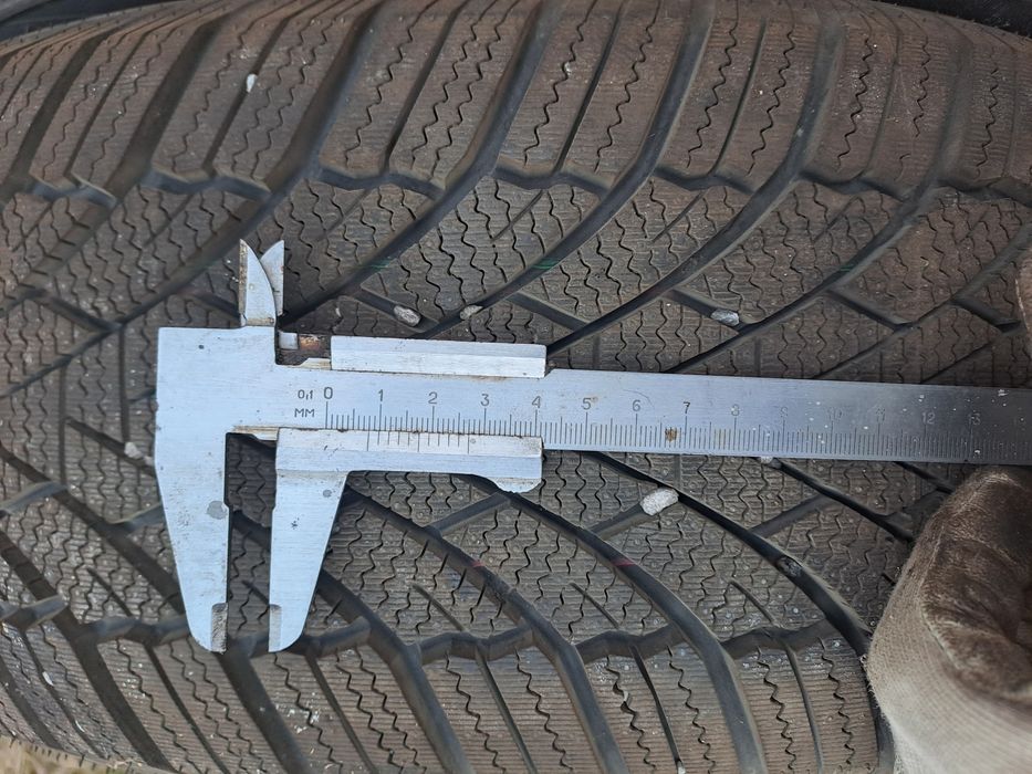 Шини R16 215 65 Grenlender ice Hawke 1