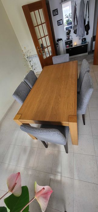 Conjunto  Mesa com 6 cadeiras