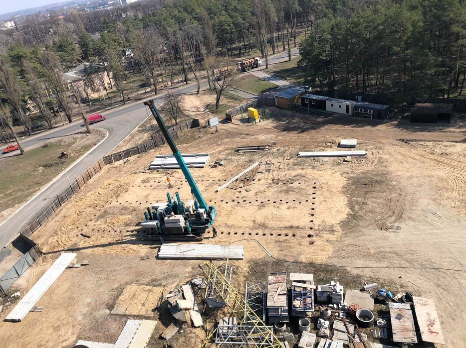 Вдавлювання паль. Вдавливание свай. Забивка паль.