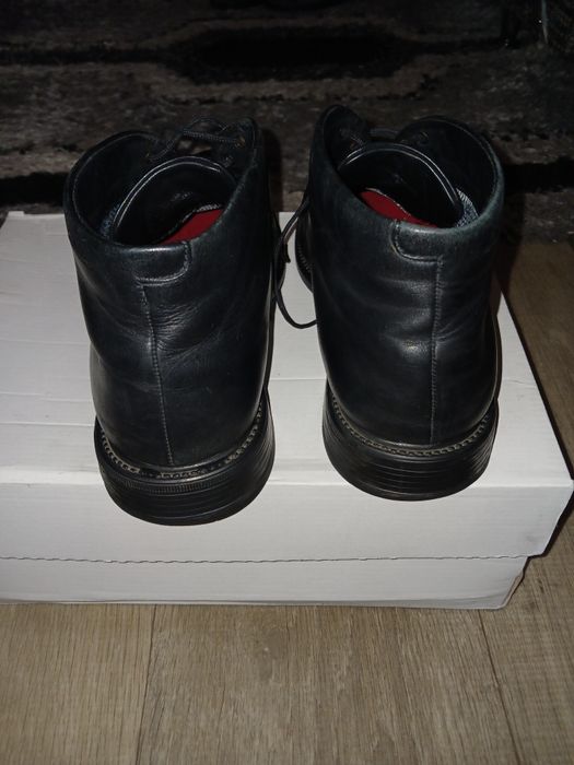 Продам зимние ботинки