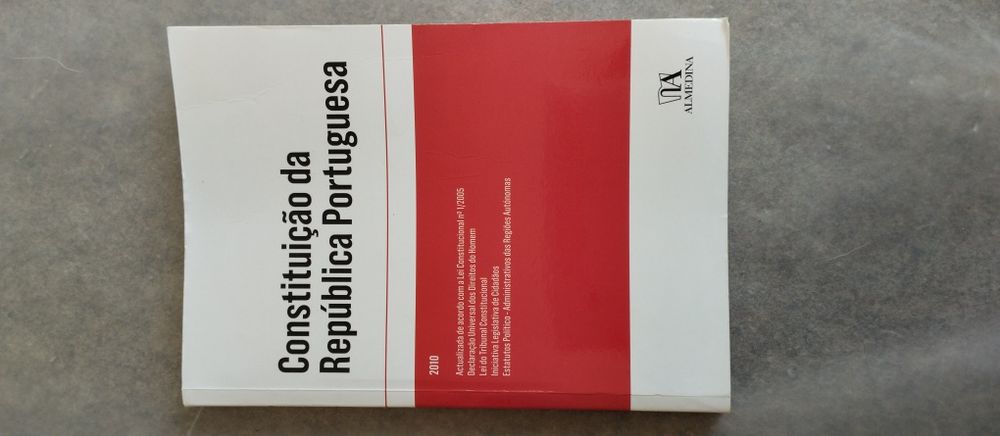 Livros na secção de direito