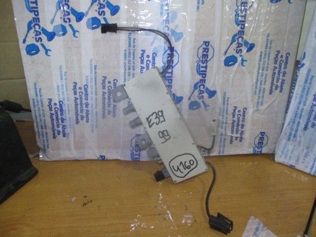 Amplificador de colunas BMW 5 (E39)