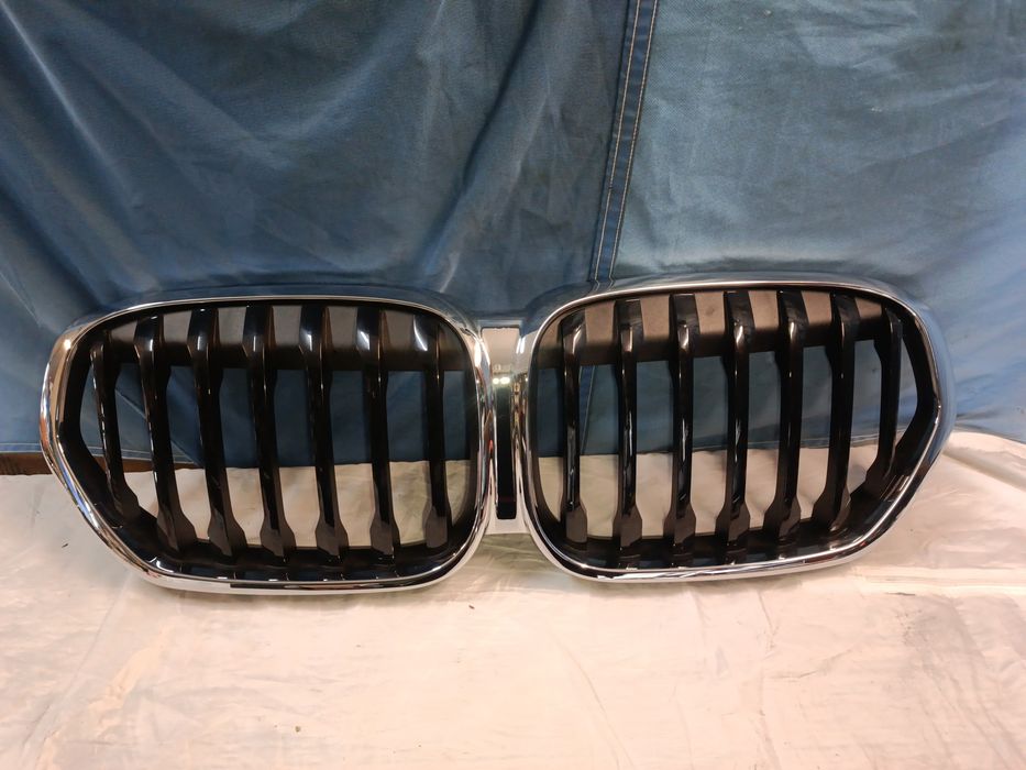 Grill atrapa chłodnic BMW X1 F48 Lift Idealny