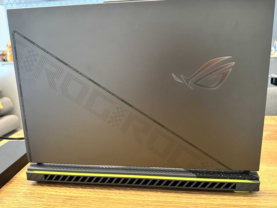Laptop Gamingowy ASUS ROG Strix G18 – i9 / RTX 4070 / 32GB / 1TB 240Hz